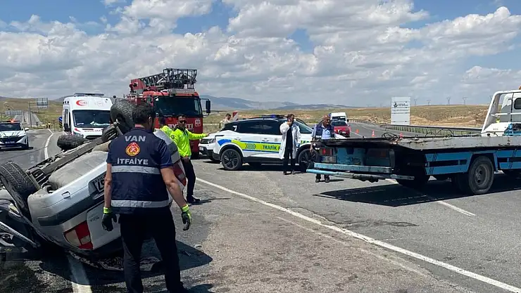 Van'da Feci Kaza: Takla Atan Otomobilde Bir Kişi Hayatını Kaybetti, Üç Kişi Yaralandı