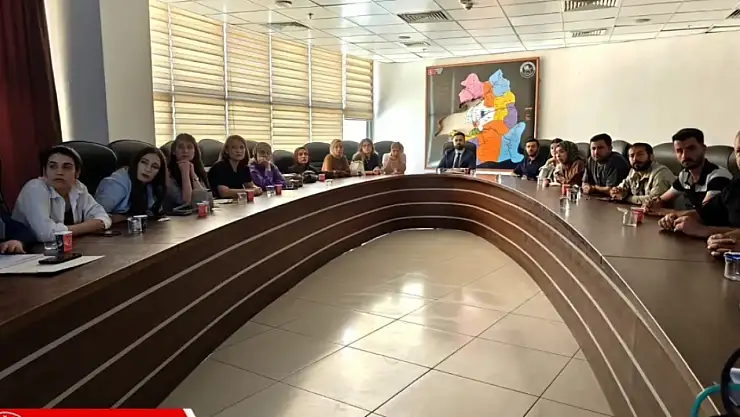 Van'da gebe okulları ve ebe poliklinikleri için toplantı, hizmet kalitesini artırma hedefiyle yapıldı