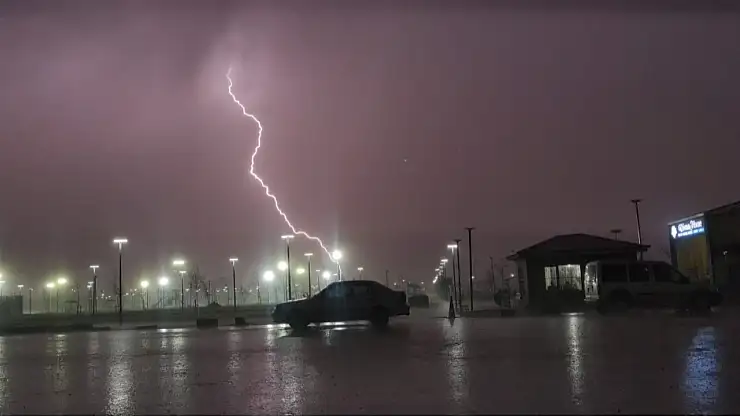 Van'da Gecede Şimşeklerin Dansı