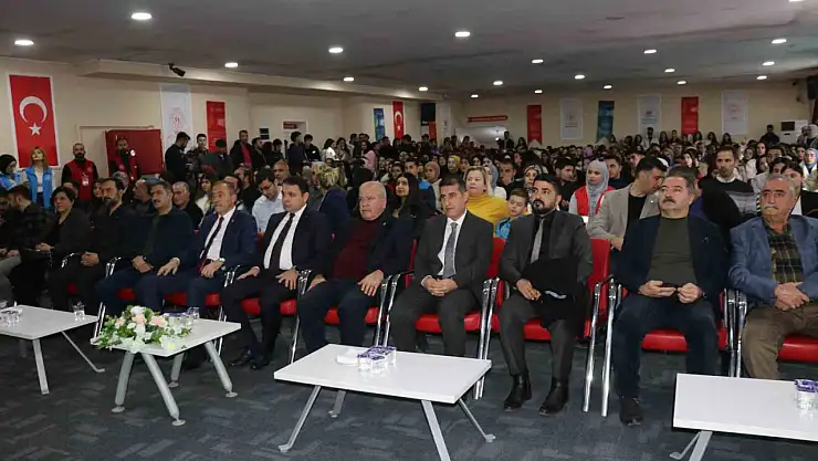 Van'da gençlik çalıştayına rekor katılım