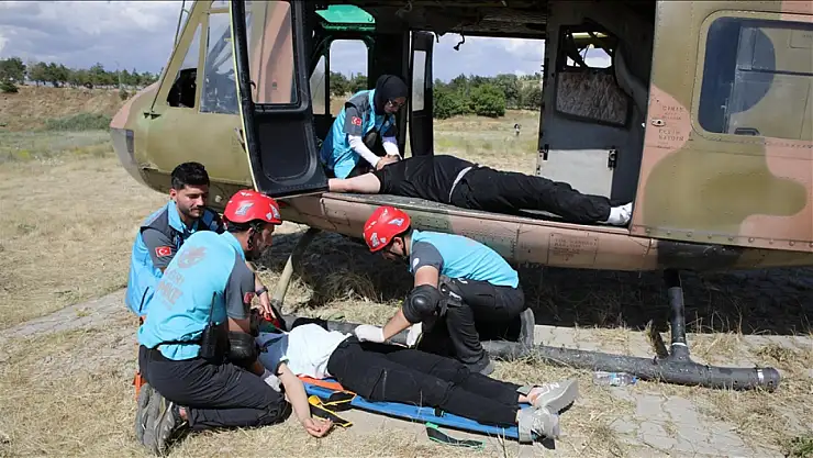 Van'da Helikopter Kazası Senaryosuyla Arama Kurtarma Tatbikatı Gerçekleştirildi