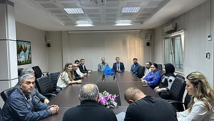 Van'da Hz. Peygamber ve Aile Ahlakı Konferansı Yoğun İlgiyle Gerçekleştirildi