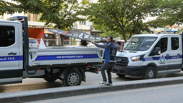 Van'da İşgale Son! Kaldırımlar Denetim Altında, Ürünlere El Konuldu