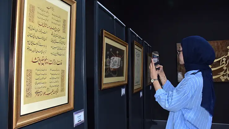 Van'da 'Işık Doğudan Yükselir' Sergisi Sanatseverlerin Beğenisine Sunuldu