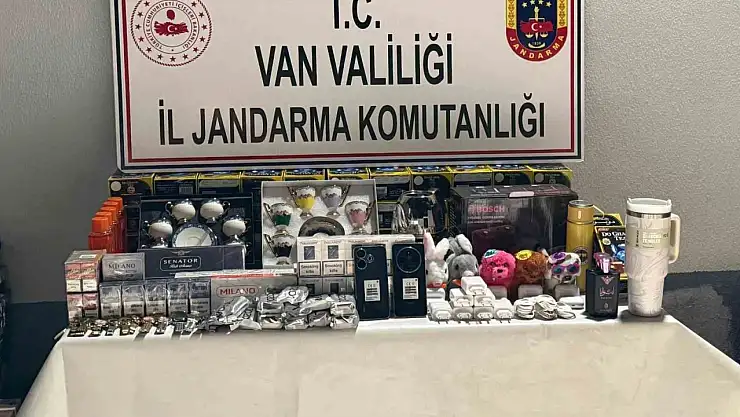 Van'da jandarma, gümrük kaçağı malzemelere yönelik geniş çaplı operasyon düzenledi