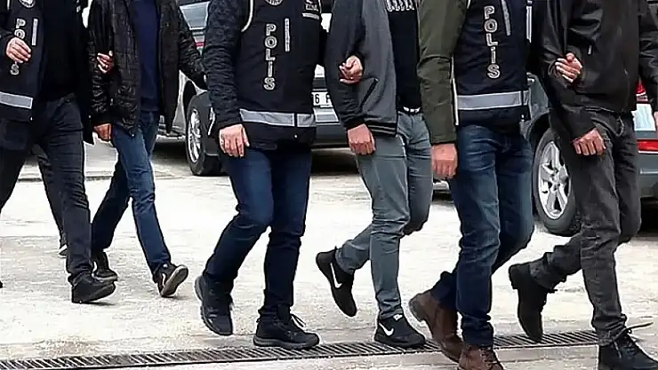 Van'da Jandarma İşlemlerinde 13 Kişi Tutuklandı, 40 Şahıs Yakalandı