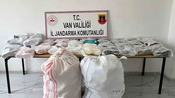 Van'da jandarmadan kaçakçılıkla mücadelede 28 gözaltı ve 2.851 paket sigara ele geçirildi