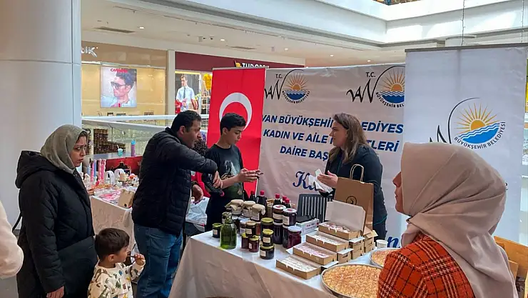 Van'da kadın kooperatifleri ürünlerini tanıttı
