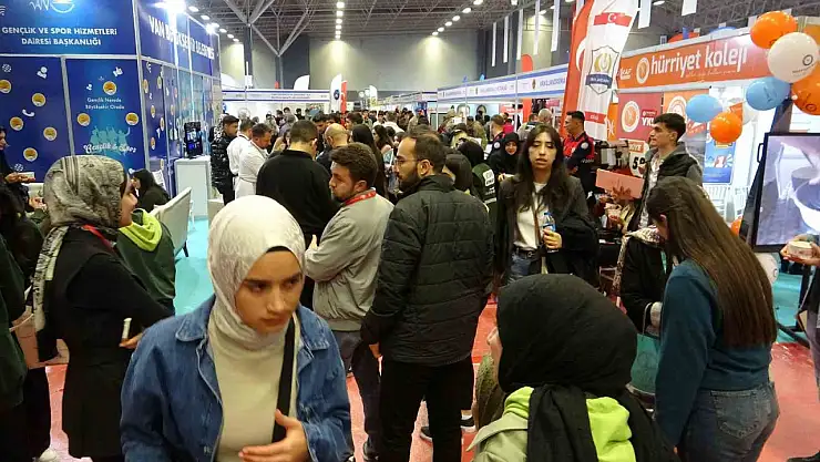 Van'da Kariyer Rüzgarı! DAKAF'25 Rekor Katılımla Tamamlandı