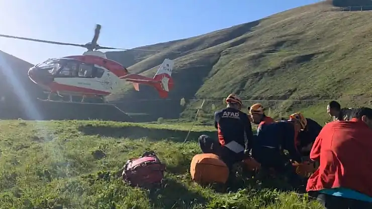 Van'da Kayalıklarda Mahsur Kalan Kişi Kurtarıldı