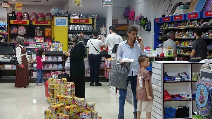 Van'da kırtasiyelerde artan hareketlilik, velileri ve öğretmenleri bilgilendiriyor!