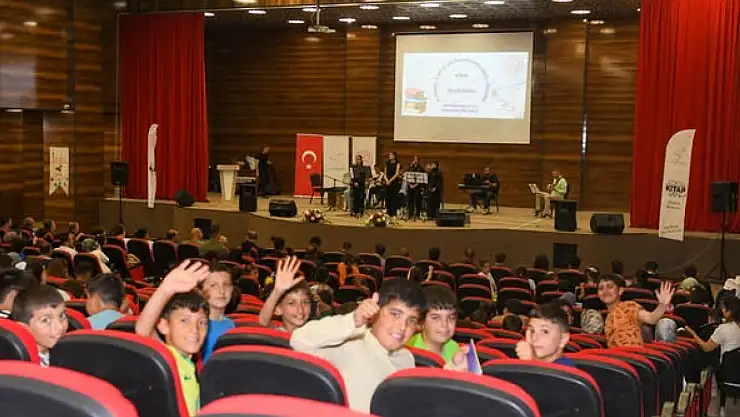 Van'da Kitap Okuma Yarışması Ödül Töreni Gerçekleşti