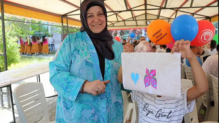 Van'da Koruyucu Aile Günü'nde Çocuklar ve Aileler Bir Araya Geldi