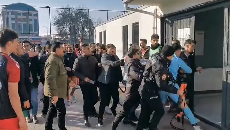 Van'da maç bitiminde futbolcular arasında kavga çıktı