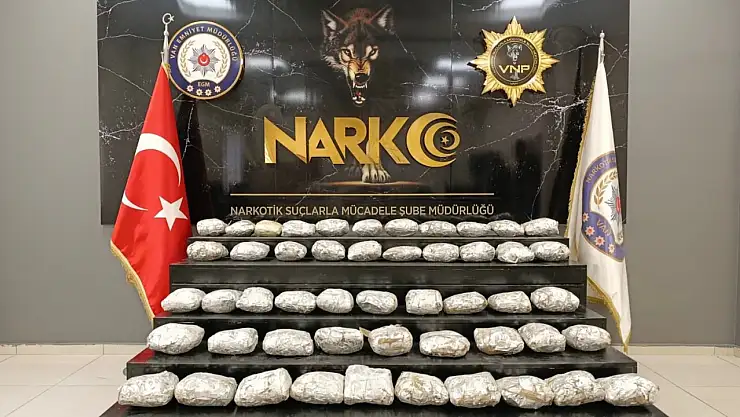 Van'da Narkotik Polisi 19.6 Kilogram Skunk Ele Geçirdi, Tacir Tutuklandı