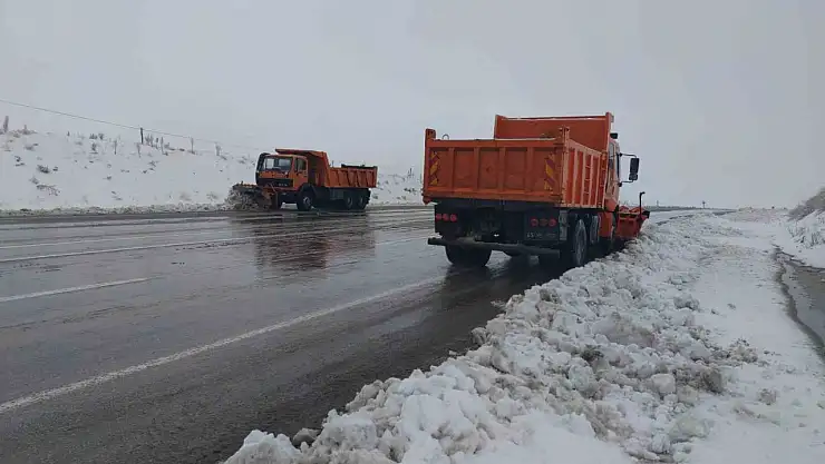 Van'da nisan karı ulaşımı olumsuz etkiliyor