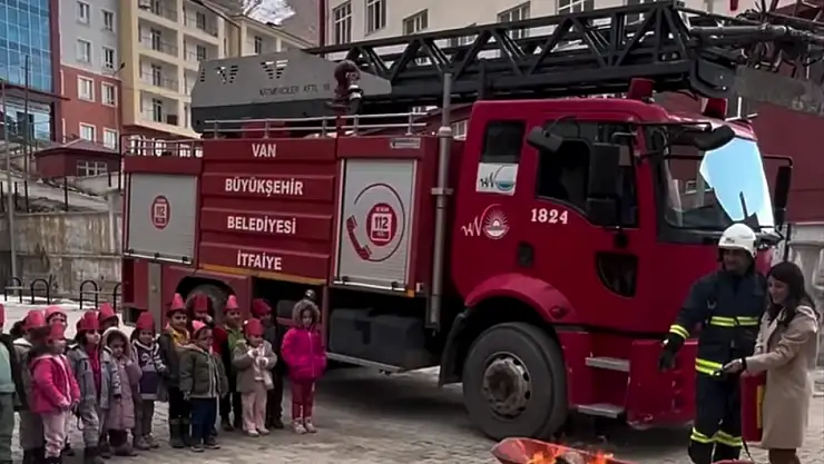 Van'da öğrencilere meslek tanıtım etkinliği düzenlendi