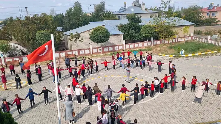 Van'da okullarda eş zamanlı afet tatbikatı ile güvenli gelecek için bilinç artırıldı
