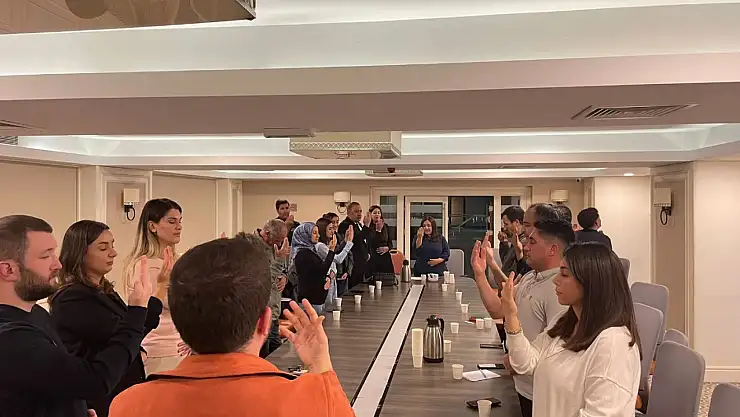 Van'da Otel Çalışanlarına Stres Yönetimi ve Etkili İletişim Eğitimi