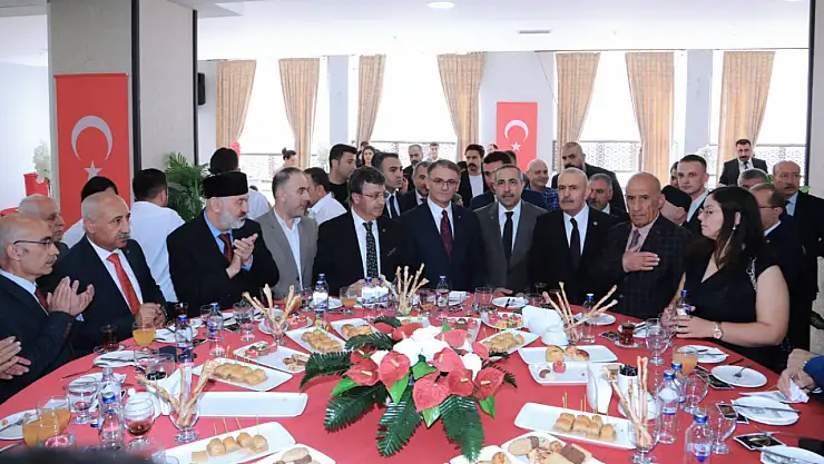 Van'da Resmi Bayramlaşma Programı Gerçekleştirildi