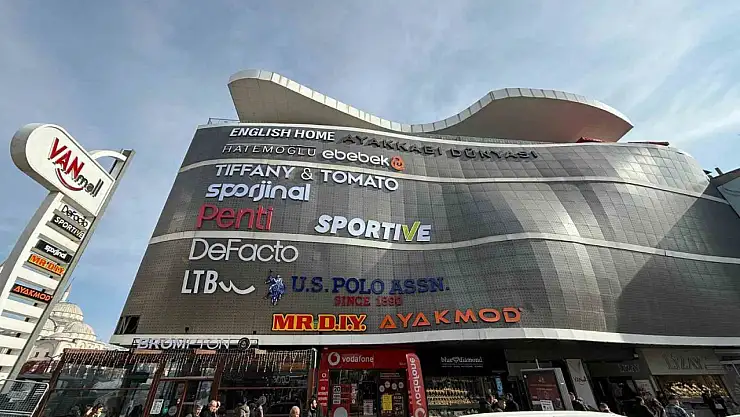 Van'da 'Shopping Fest' hareketliliği