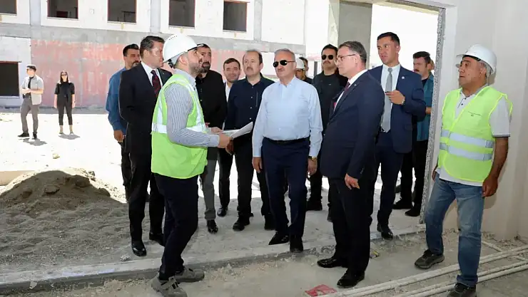 Van'da Sosyal Hizmetler Kampüsü İnşaatında İncelemeler Yapıldı