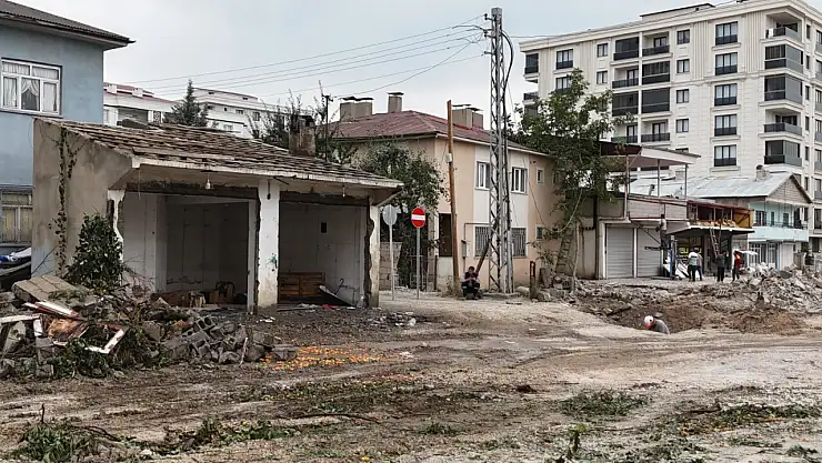 Van'da Terzioğlu Caddesi İmar Planına Uygun Hale Getiriliyor
