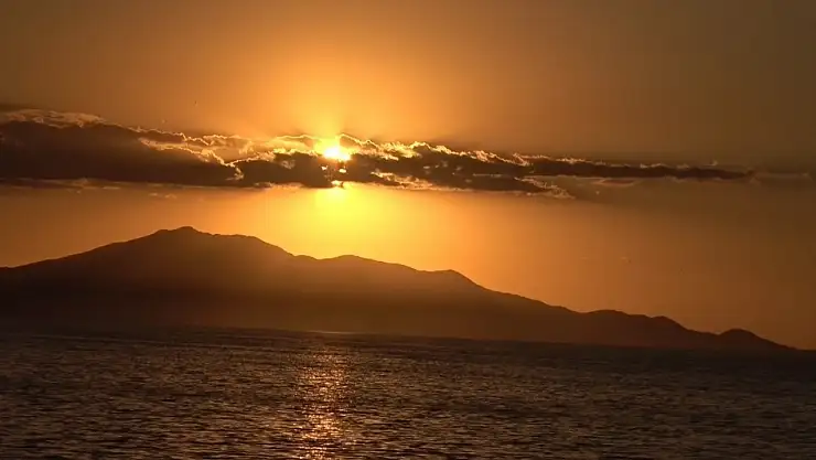 Van'da Timelapse ile Bulut Geçişleri Görsel Şölen Oluşturdu