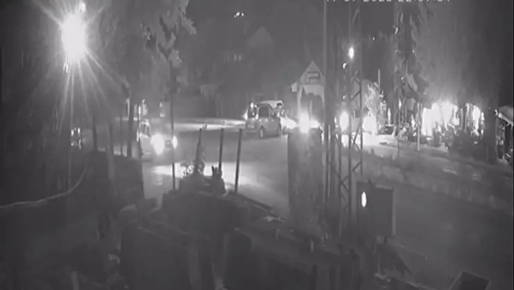 Van'da Üç Araçlı Trafik Kazasının Güvenlik Kamerası Görüntüleri Ortaya Çıktı