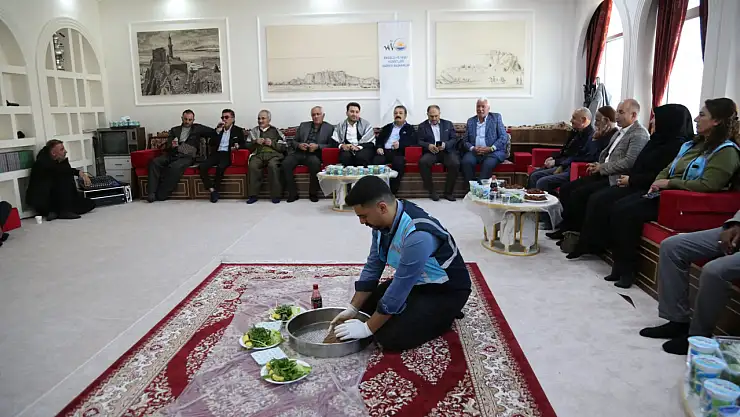 Van'da Yaşlı Bireyler Sıra Gecesi Tadında Unutulmaz Bir Akşam Geçirdi