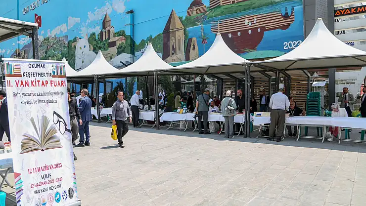 Van'da Yerel Kitap Fuarı, Yazarları ve Kitapseverleri Bir Araya Getirdi