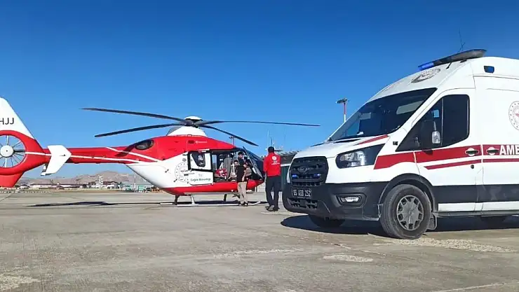 Van'daki 2 günlük kalp hastası bebek, ambulans uçakla İstanbul'a sevk edildi
