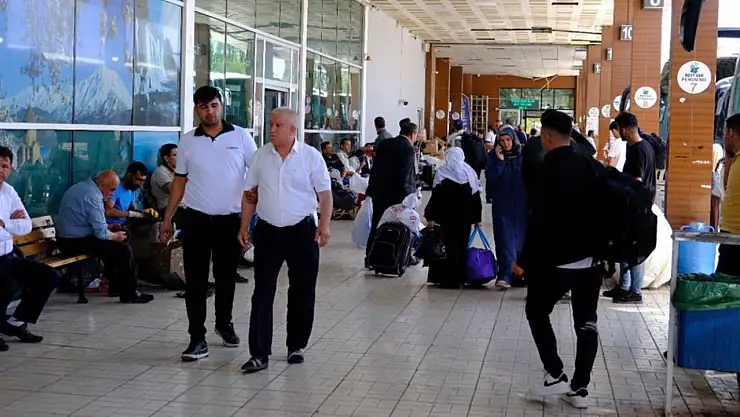 Van'daki İranlılar Savaş Kaygısıyla Değil, Farklı Nedenlerle Sınıra Yöneliyoruz