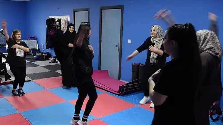 Van Edremit Belediyesi'nin Kadınlara Yönelik Fitness Kursu Yoğun İlgi Görüyor