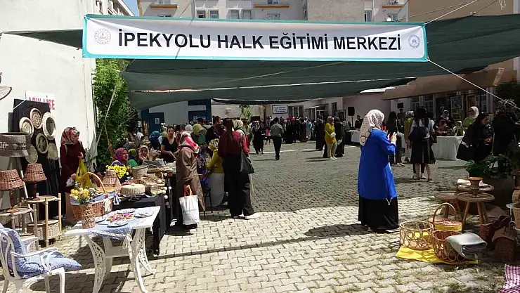 Van Halk Eğitim Kursiyerlerinden Görsel Şölen