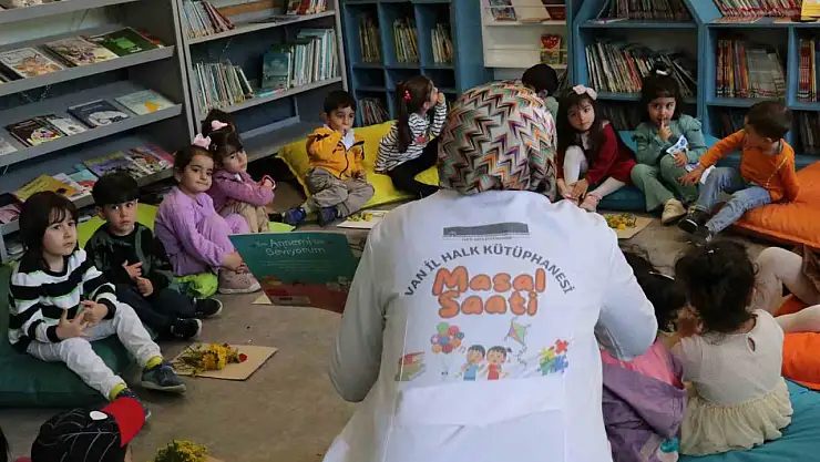 Van Halk Kütüphanesi'nden Çocuklara Masal Dolu Bir Saat