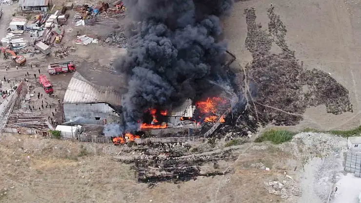 Van Hurdacılar Sitesi'nde Meydana Gelen Efsanevi Yangın Paniğe Neden Oldu