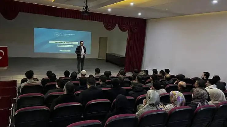 Van İl Sağlık Müdürlüğü, Çatak'ta Bağımlılıkla Mücadele Eğitimlerini Sürdürüyor