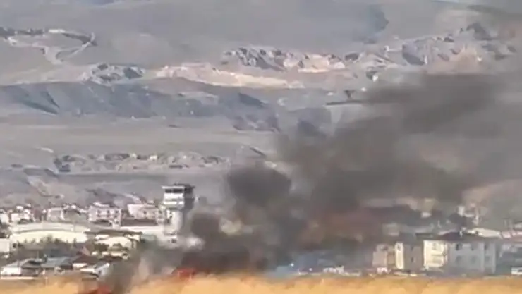 Van'ın Edremit ilçesinde kıyı yangını korkuttu