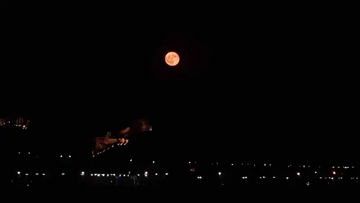 Van Kalesi, Dolunayın Işığında Göz Kamaştırdı