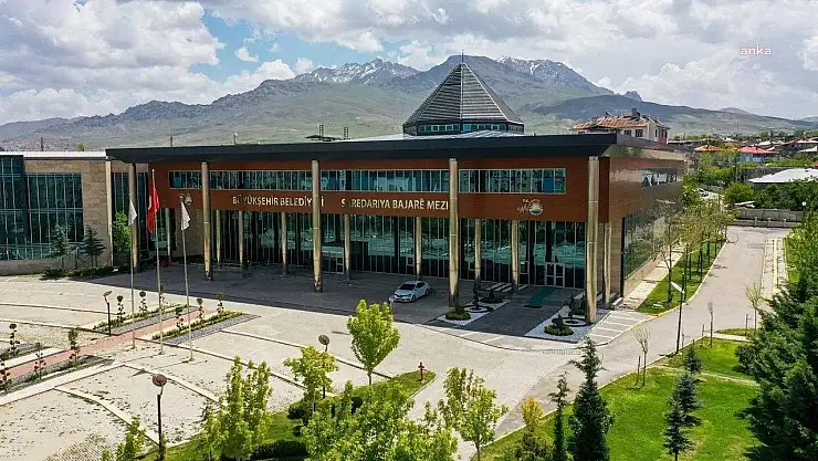 Van Kayyumundan Eski AKP'li Kazım Can'a 17 Milyon TL'lik İhale