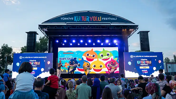 Van Kültür Yolu Festivali'nde Etkinlik Rüzgarı Esti