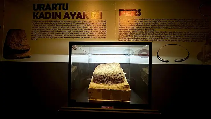 Van Müzesi'nde Urartu Uygarlığı'na ait kadın ayak izinin sergilenmesiyle tarih yeniden gün yüzüne çıkıyor
