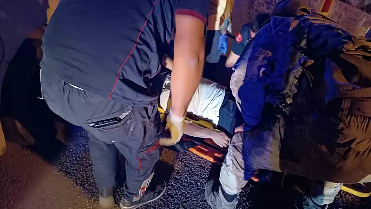 Van-Özalp karayolunda minibüs kazası: 2 yaralı, yardım ekipleri sevk edildi