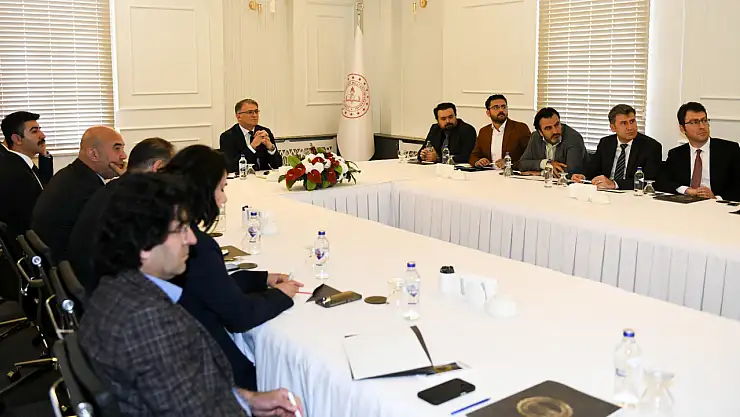 Van Valisi Ozan Balcı Başkanlığında Sağlıklı Kadınlar Sağlıklı Nesiller Projesi Değerlendirme Toplantısı Yapıldı