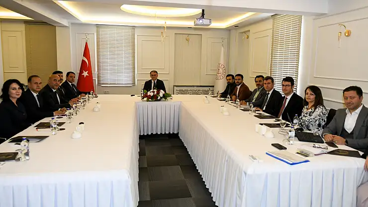 Van Valisi Ozan Balcı Başkanlığında Eğitimde Sağlık Hareketi Projesi Değerlendirme Toplantısı Yapıldı