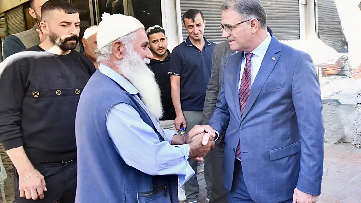 Van Valisi Ozan Balcı, Mısır Çarşısı Esnafını Ziyaret Etti