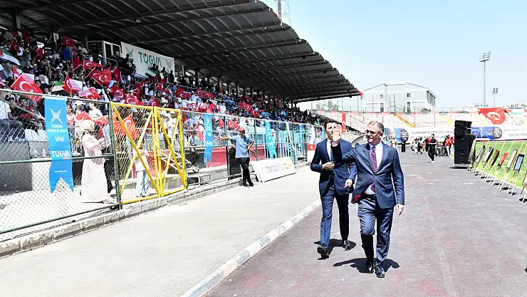 Van Valisi Ozan Balcı, TÜGVA'nın Yaz Okulları Kapanış Töreninde Bulundu