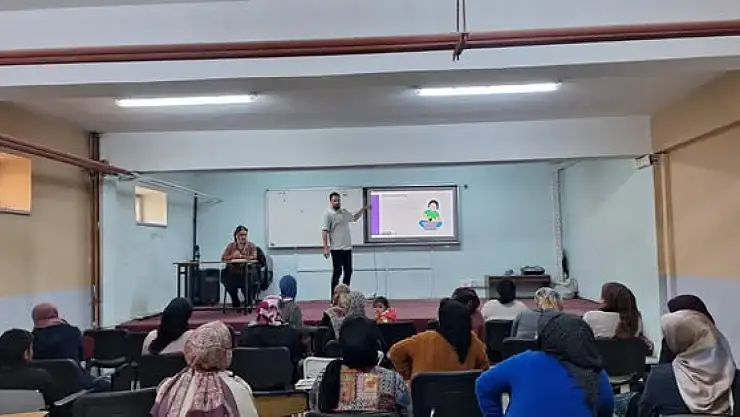 Van Yeşilay'dan Anneler Günü'nde Anlamlı Eğitim Etkinliği