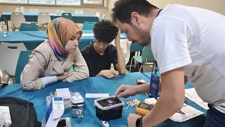 Van Yüzüncü Yıl Üniversitesi'nde Bilim Şöleni: Kafkas Üniversitesi Fark Yarattı